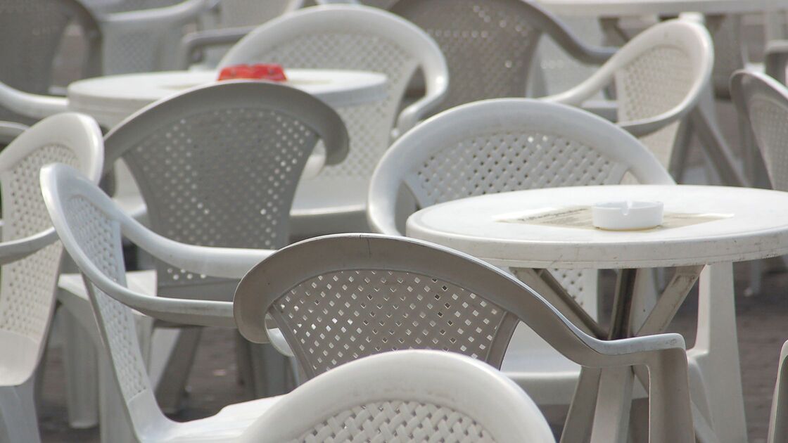 Comodidad y estilo: sillas y mesas de plástico de Sanchia para tu hogar en Chile